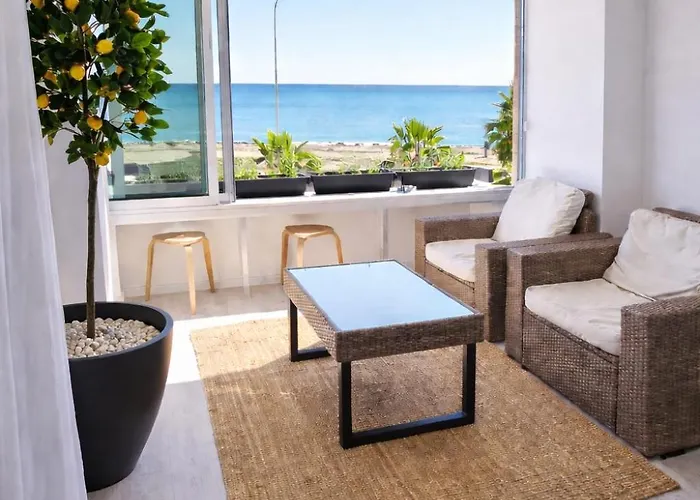 Apartment Mackenzie Beachfront Panorama Larnaka